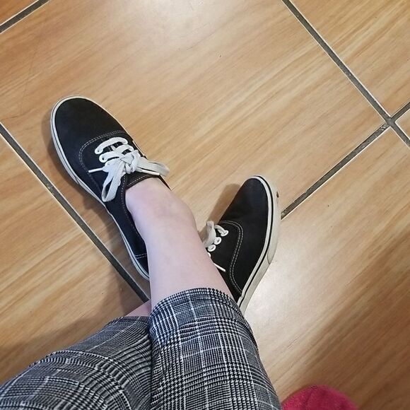 BLACK VANS  WOMEN'S (US 7)👟 PRE-OWNED WW - Picture 1 of 8